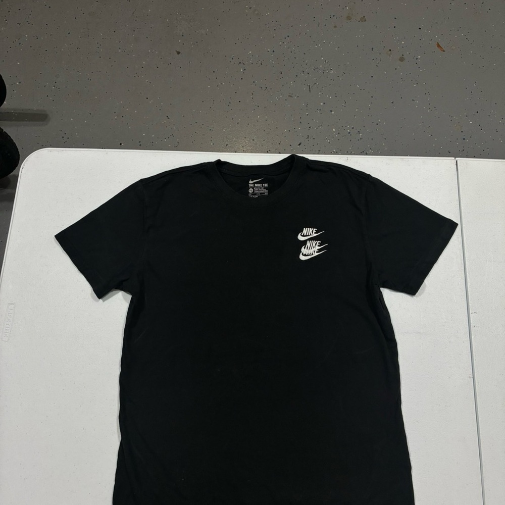 Classic Black Short Sleeve Tee with Breathable Fabric